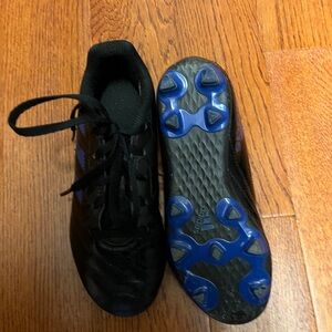 Adidas size 1 soccer cleats
